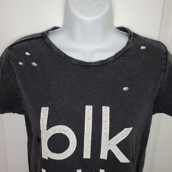 🔥3/$30 Distressed Casual Tee - Picture 4 of 7